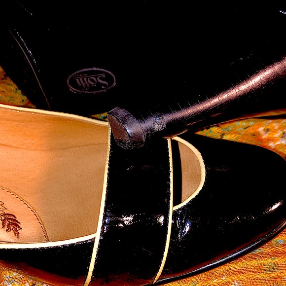Sofft Patent Leather Pumps - Picture 9 of 9